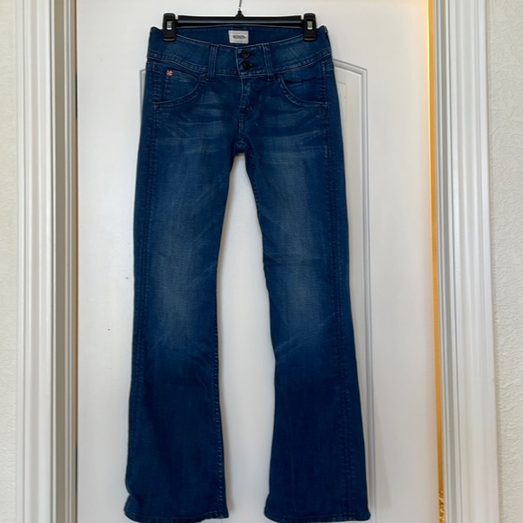 Hudson Jeans Denim - HUDSON original jeans. Excellent conditions size 24. I’m at 25- fit me snuggled
